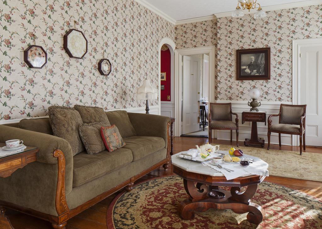 Isaiah Jones Homestead Bed And Breakfast Sandwich Exterior foto